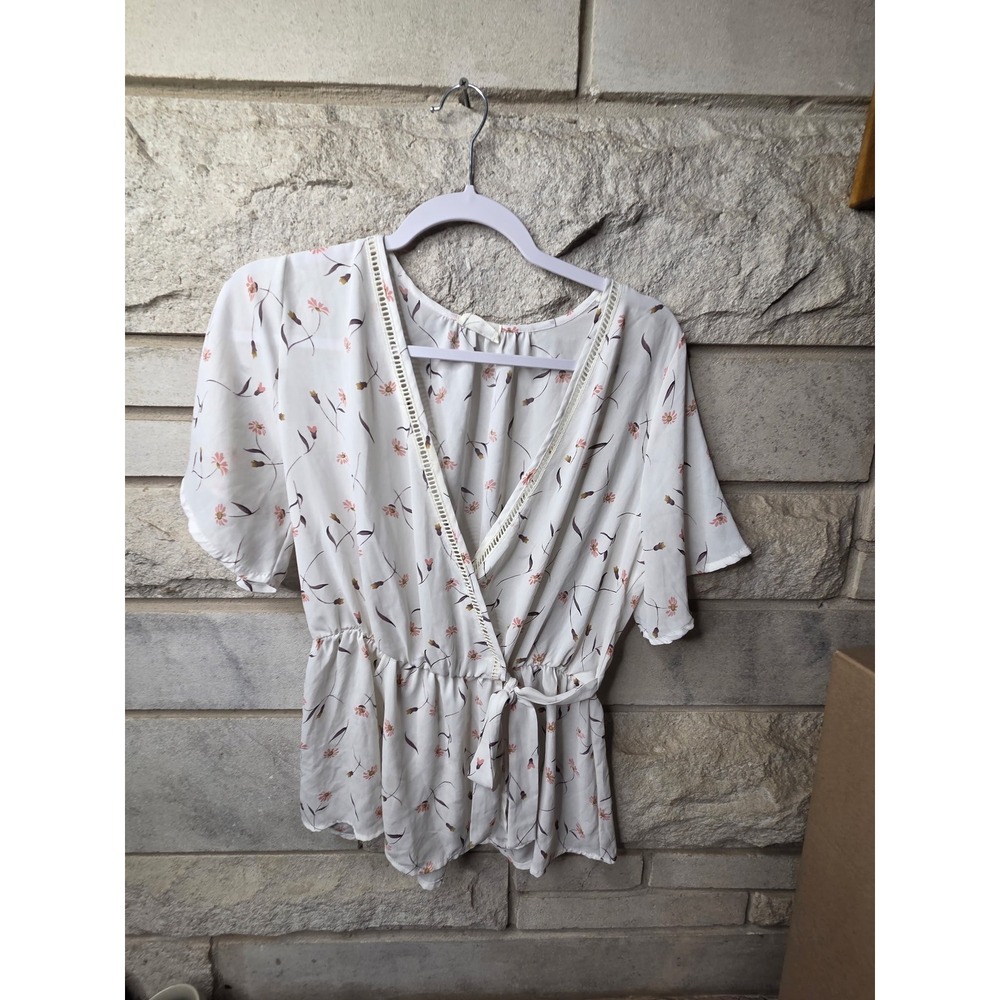 Sienna Sky Womens White Floral Wrap Peplum Blouse V-Neck Short Sleeve Large